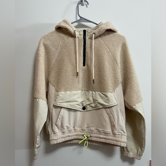 Hologram - Women’s 1/4 Zip Fuzzy Sherpa Sweatshirt with Zip Up - Size Small - Picture 7 of 8